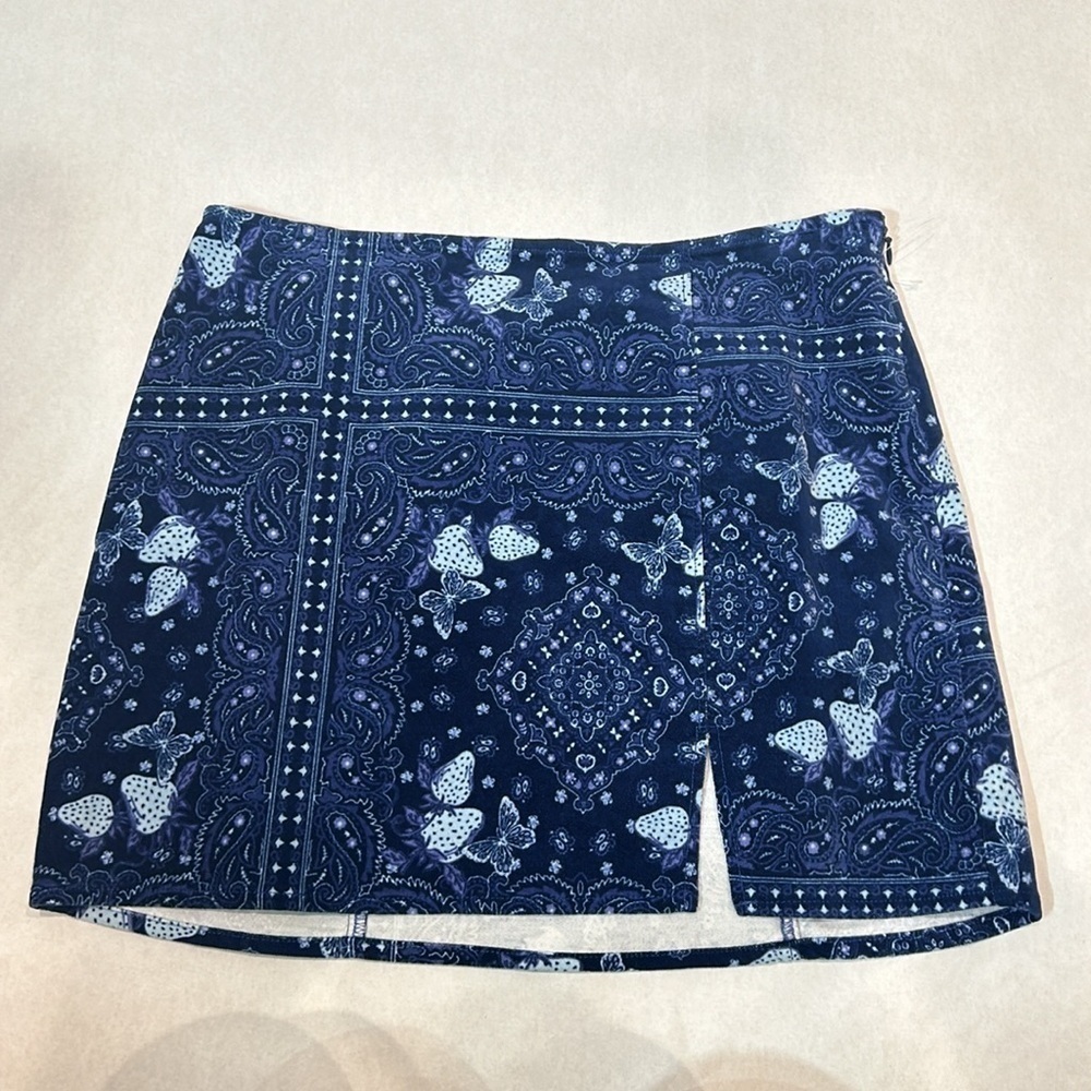 Urban Outfitter velvety strawberry butterfly bandanna print mini skirt large